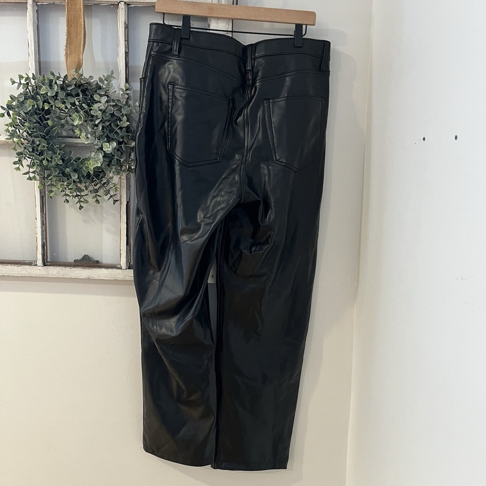 Abercrombie & Fitch Curve Love High Rise 90s Relaxed Vegan Leather Pant Sz 33/16 - Picture 5 of 5